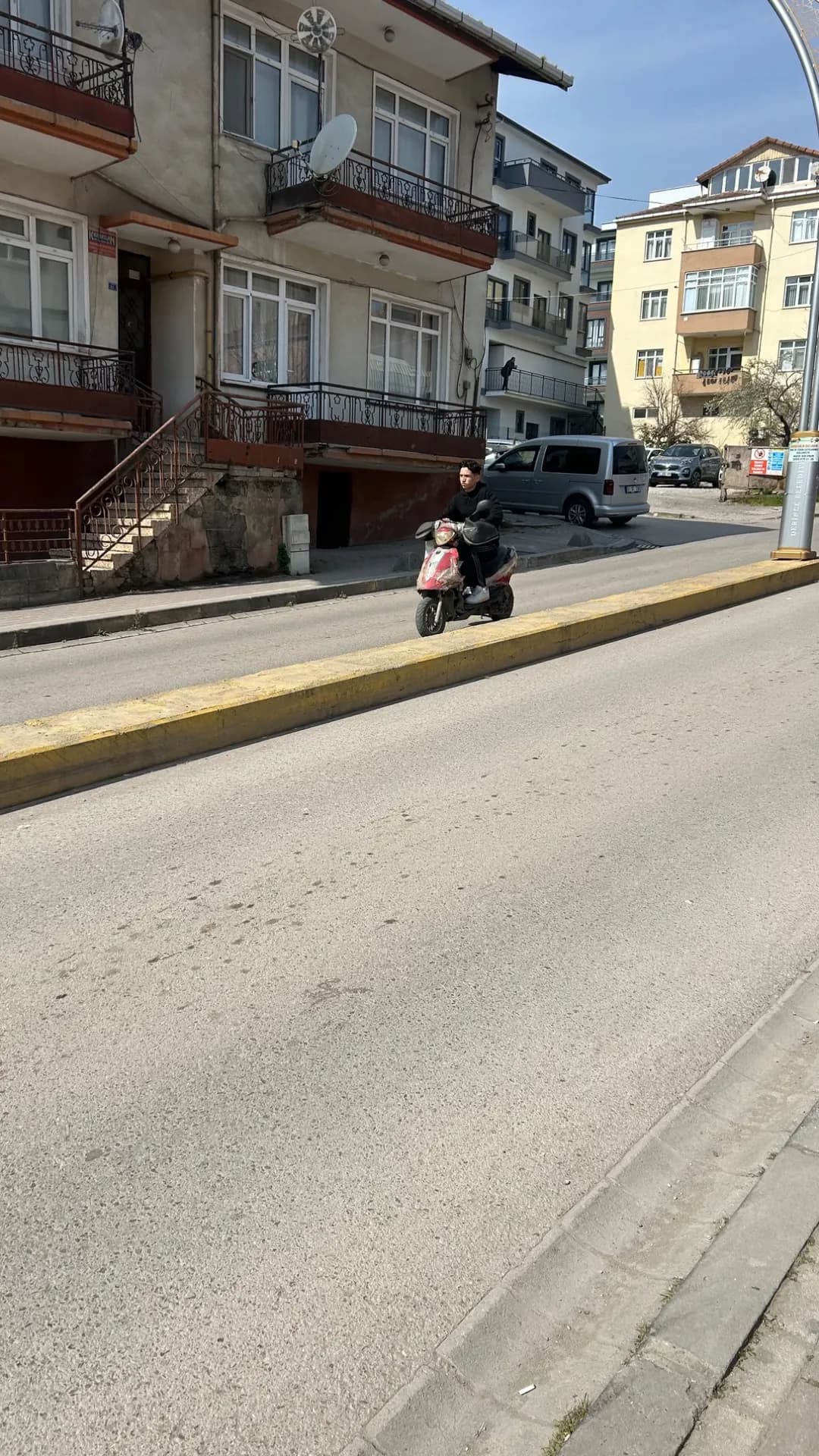 Motosiklet Kasksız Sürücü